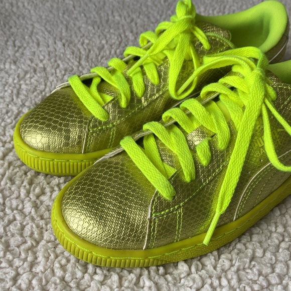 Puma Womens’ Basket Future Minimal Sneaker - Picture 11 of 16